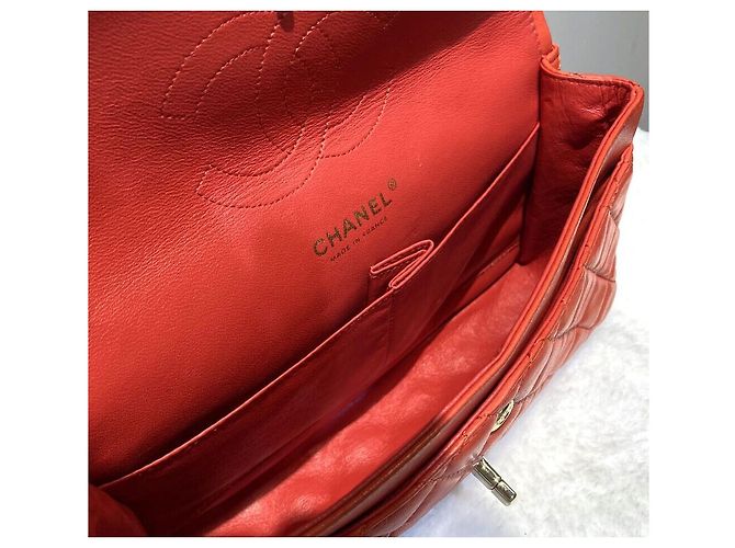 Chanel Borsa con patta classica in agnello rosso corallo con finiture oro - vista 2