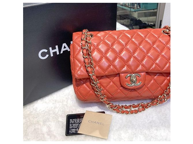Chanel Borsa con patta classica in agnello rosso corallo con finiture oro - vista 7