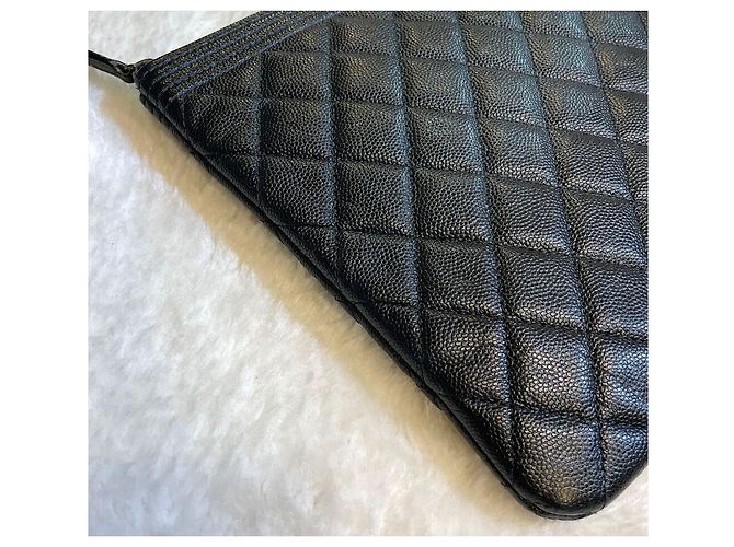 Chanel Clutch Caviar Boy New Medium Black con Hardware Silver Nero - vista 3