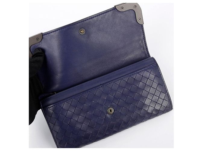 Bottega Veneta Langer Intrecciato-Ledergeldbörse in Navy Blau - Ansicht 13