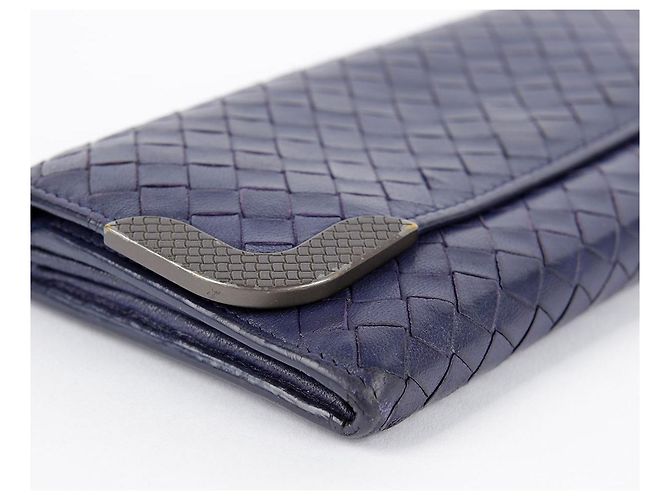 Bottega Veneta Langer Intrecciato-Ledergeldbörse in Navy Blau - Ansicht 9