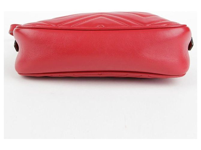 Gucci Piccola borsa a tracolla e crossbody in pelle matelassé rossa GG Marmont Rosso - vista 11