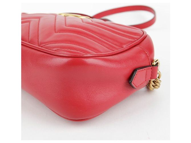 Gucci Piccola borsa a tracolla e crossbody in pelle matelassé rossa GG Marmont Rosso - vista 12