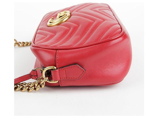 Gucci Piccola borsa a tracolla e crossbody in pelle matelassé rossa GG Marmont Rosso - vista 9