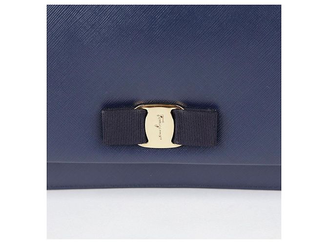 Salvatore Ferragamo Bolso de hombro y bandolera Genie Barra en piel Saffiano azul marino - vista 3