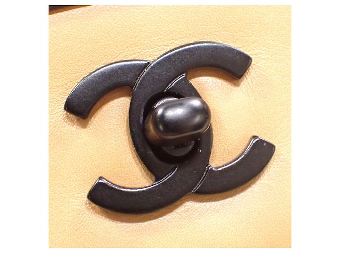 Borsa a tracolla con catena in pelle beige Chanel - vista 7