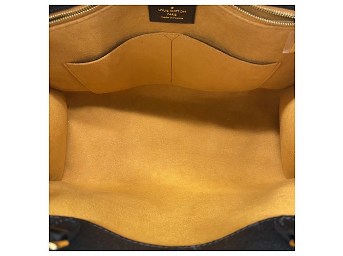 Borsa Tote Louis Vuitton Monogram Empreinte OnTheGo MM Nero - vista 4