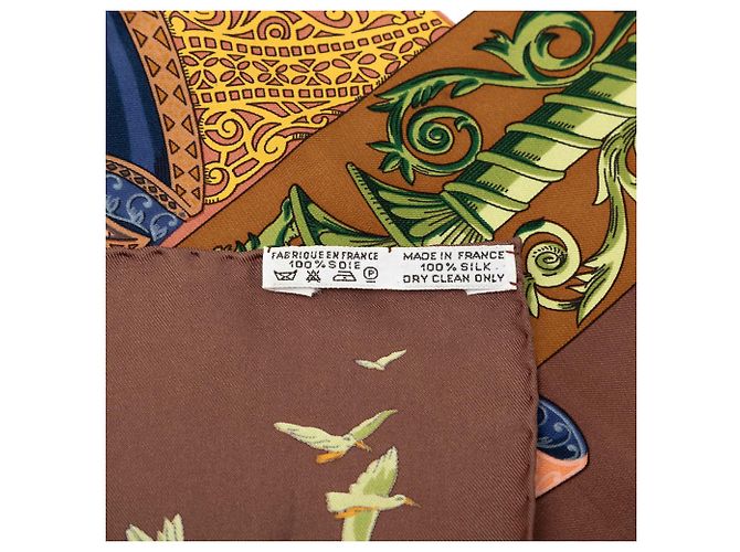 Sciarpa in seta Hermès Marrone L Atlantide 90 - vista 2