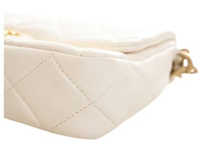 Chanel White Small Quilted Lambskin Chain Flap Bianco - vista 12