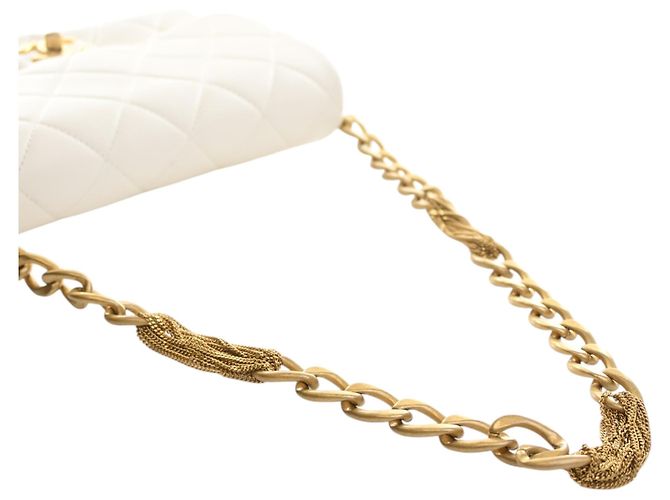 Chanel White Small Quilted Lambskin Chain Flap Bianco - vista 15