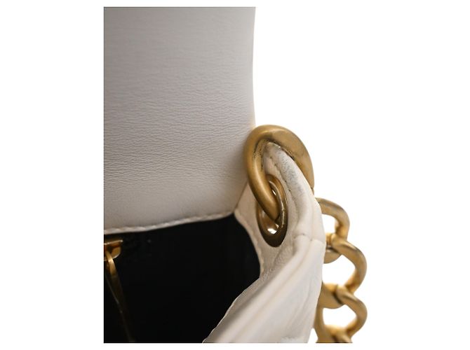 Chanel White Small Quilted Lambskin Chain Flap Bianco - vista 8