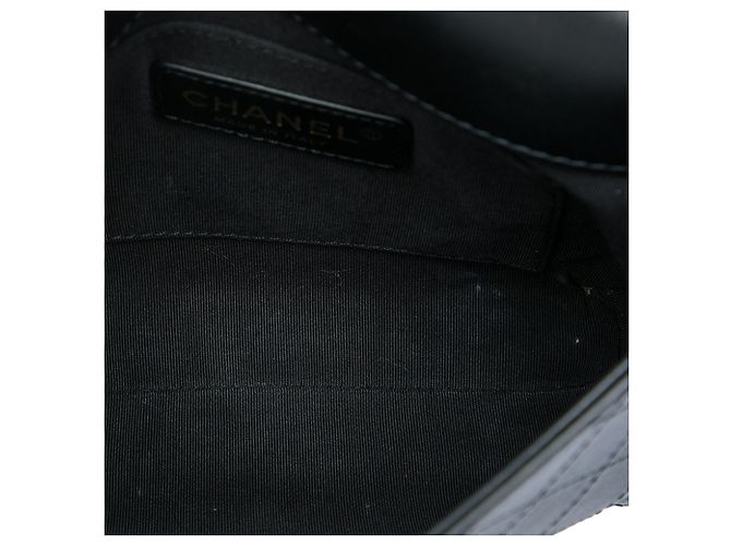 Chanel Black Small Stitched Calfskin Covered CC Flap Preto - vista 4