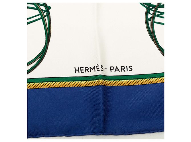 Sciarpa in seta Hermès White Les Voitures a Transformation 90 Bianco - vista 3