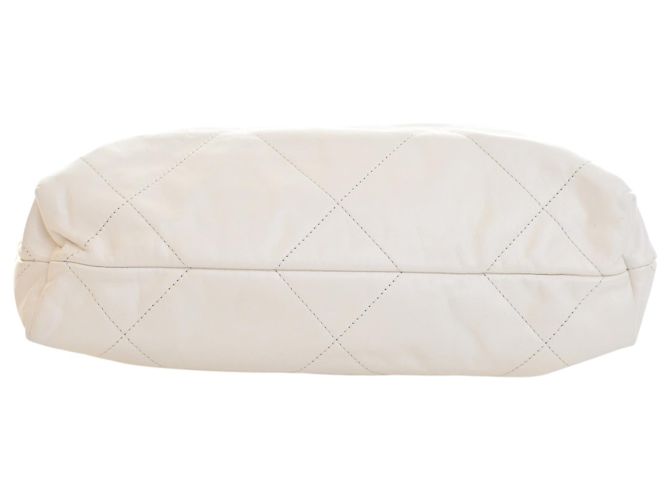 Borsa Chanel 22 in pelle di vitello lucida trapuntata bianca Small Bianco Bianco sporco - vista 5