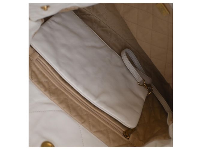 Borsa Chanel 22 in pelle di vitello lucida trapuntata bianca Small Bianco Bianco sporco - vista 6
