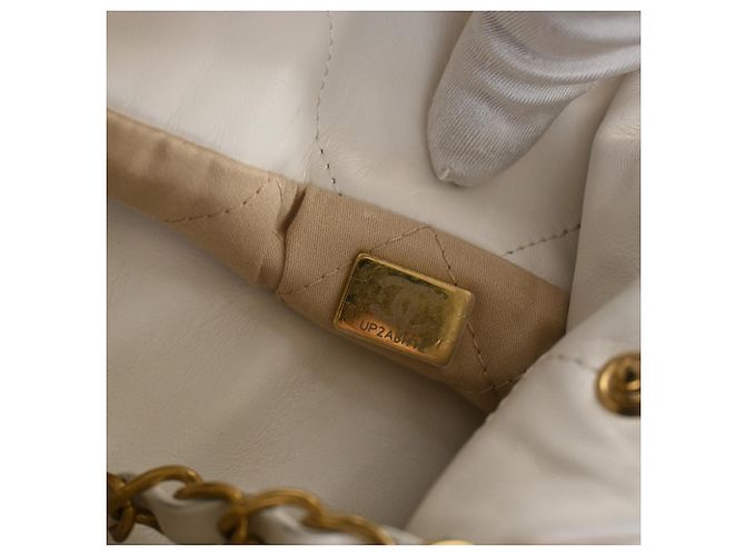 Borsa Chanel 22 in pelle di vitello lucida trapuntata bianca Small Bianco Bianco sporco - vista 7