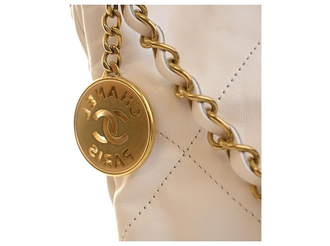 Borsa Chanel 22 in pelle di vitello lucida trapuntata bianca Small Bianco Bianco sporco - vista 9