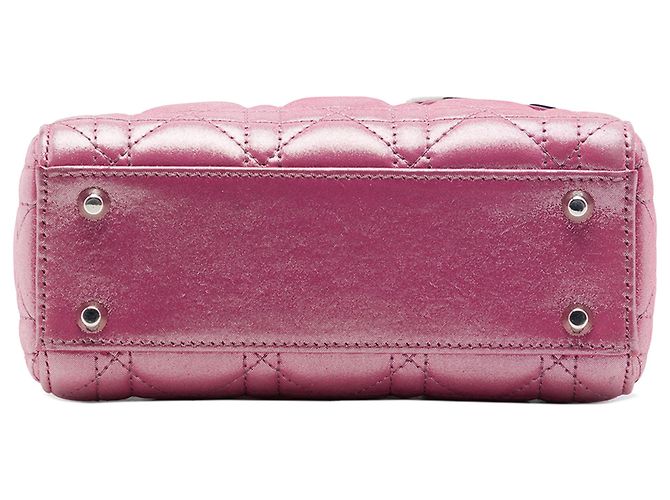 Lady Dior Mini Iridescente in agnello Cannage rosa di Dior - vista 3