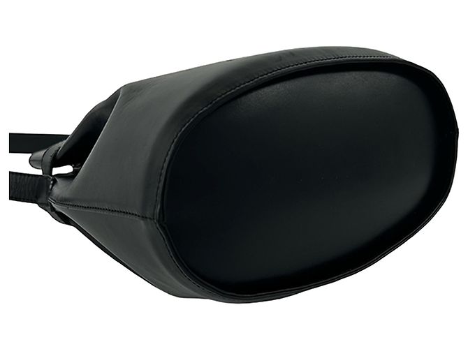 Salvatore Ferragamo Borsa a secchiello Gancini in pelle nera Ferragamo Nero - vista 5