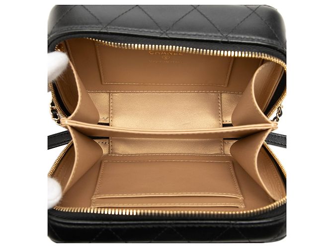 Chanel Mini Borsa a tracolla Vanity in agnello trapuntato nero e placca dorata CC - vista 4
