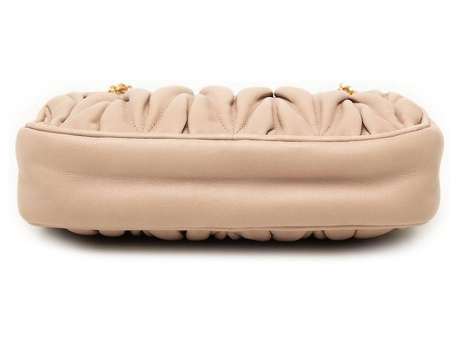 Pochette in nappa matelassé marrone con catena Miu Miu Carne - vista 3