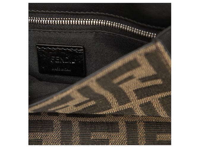 Fendi Brauner Zucca Canvas Convertible Baguette Pouch - Ansicht 5