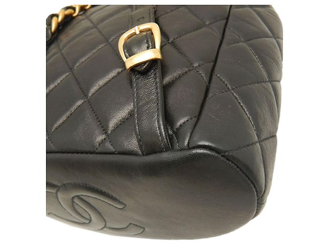 Chanel Duma Rucksack aus gestepptem schwarzem Lammleder Größe Medium - Ansicht 15