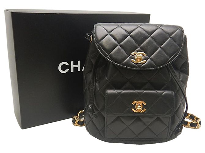 Chanel Duma Rucksack aus gestepptem schwarzem Lammleder Größe Medium - Ansicht 22