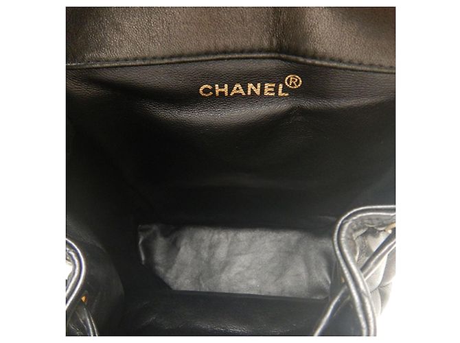 Chanel Duma Rucksack aus gestepptem schwarzem Lammleder Größe Medium - Ansicht 4