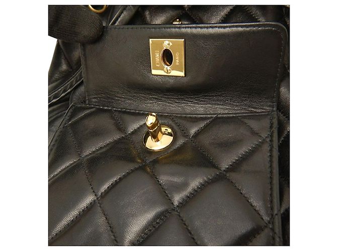 Chanel Duma Rucksack aus gestepptem schwarzem Lammleder Größe Medium - Ansicht 9