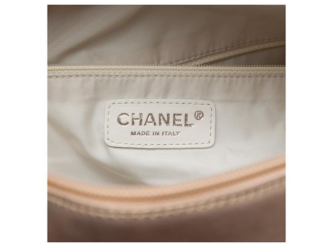 Chanel Paris Biarritz Tote aus gestepptem beschichtetem Canvas in Gold Large Golden - Ansicht 5