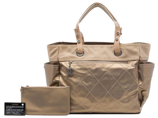 Chanel Paris Biarritz Tote aus gestepptem beschichtetem Canvas in Gold Large Golden - Ansicht 7