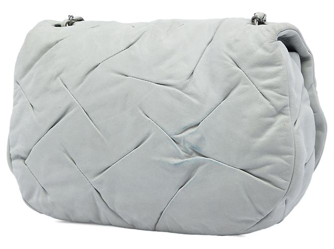 Chanel East Glint Flap in pelle di vitello iridescente grigia Marrone - vista 2