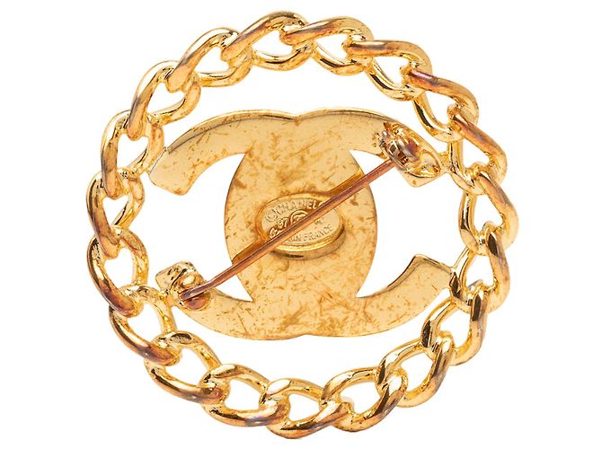 Spilla Chanel Gold CC placcata oro con chiusura Turnlock e catena D'oro - vista 2