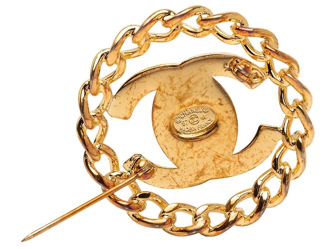 Spilla Chanel Gold CC placcata oro con chiusura Turnlock e catena D'oro - vista 3