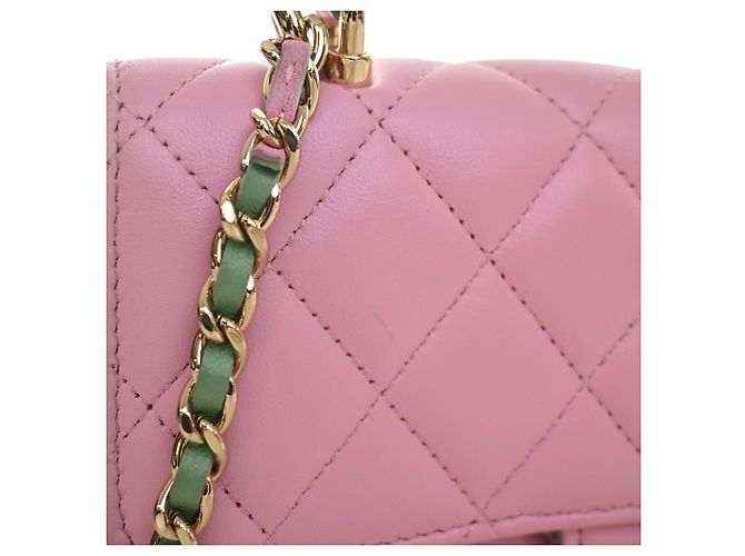 Chanel Pink CC gestepptes Lammleder Handy-Etui mit Tragegriff und Kette - Ansicht 10
