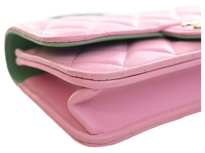 Chanel Pink CC gestepptes Lammleder Handy-Etui mit Tragegriff und Kette - Ansicht 11