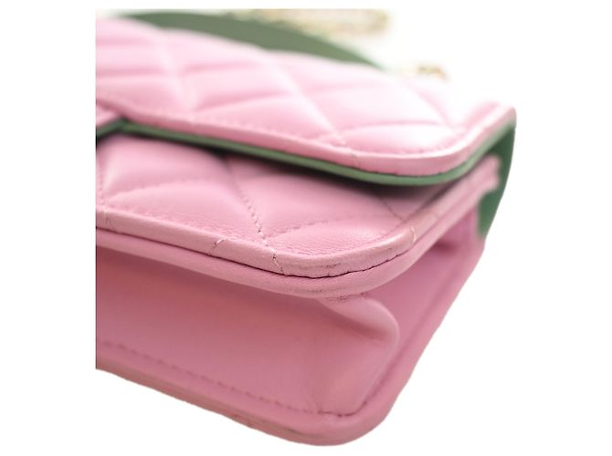 Chanel Pink CC gestepptes Lammleder Handy-Etui mit Tragegriff und Kette - Ansicht 13