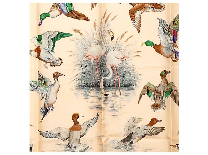 Sciarpa in seta Hermès Beige Halte en Camargue 90 - vista 2