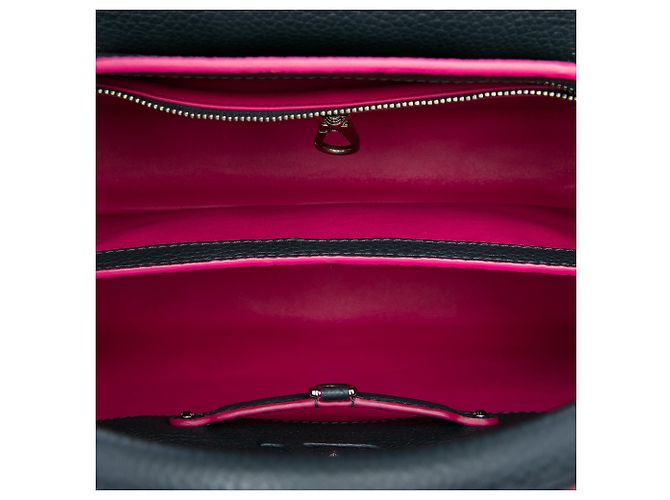 Louis Vuitton Capucines BB in pelle Taurillon blu Blu scuro - vista 4