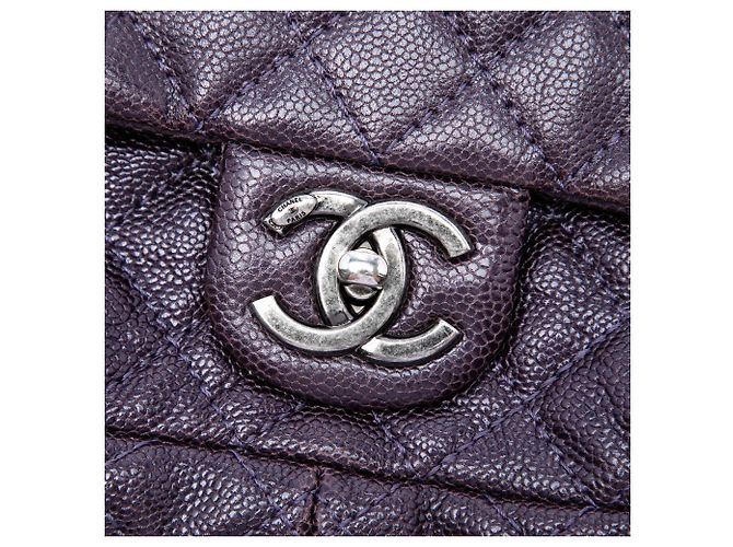 Chanel Purple Medium Quilted Iridescent Caviar Easy Flap Púrpura Morado oscuro - vista 5