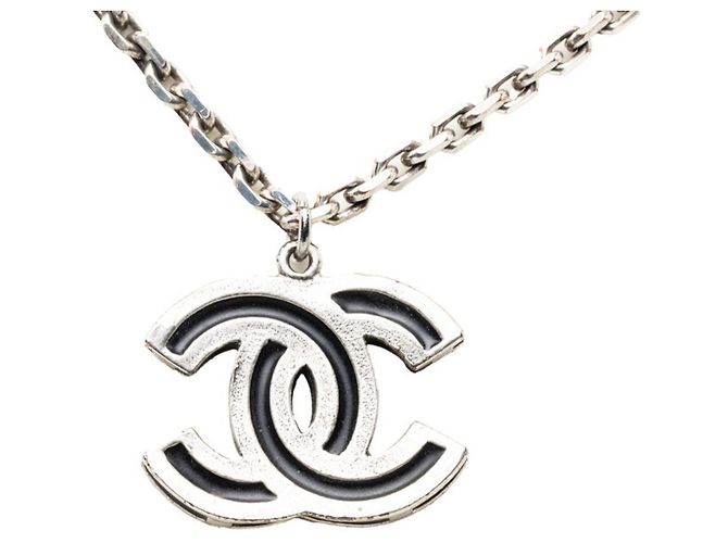 Colar com pingente de corrente com o logotipo Coco da Chanel Prata - vista 2