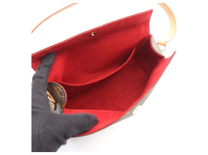 Bolsa Louis Vuitton Recital Monogram Marrom - vista 3