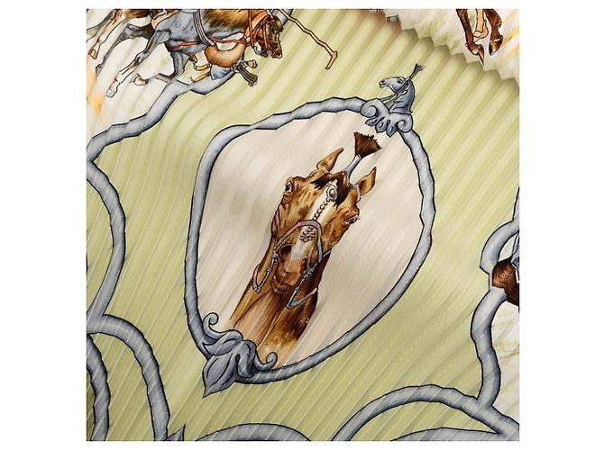 Sciarpa Hermès Pleated Carre LES CHEVAUX DES MOGHOLS Multicolore Verde - vista 4