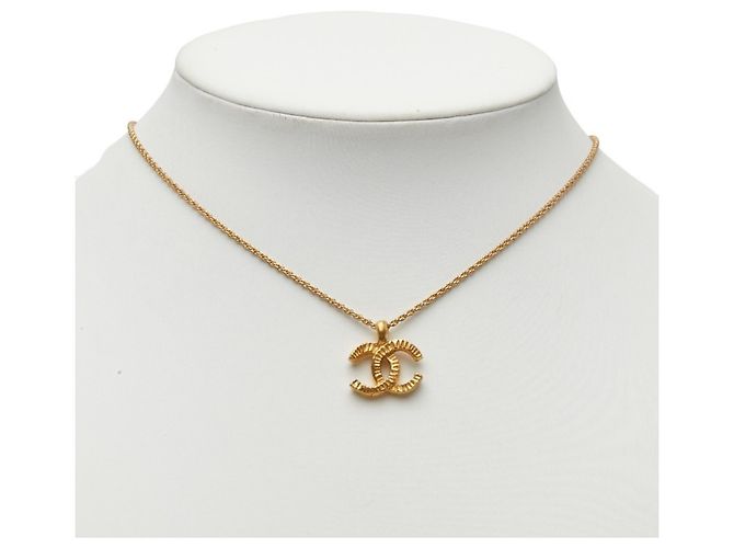 Collana con pendente Coco Mark placcato oro Chanel D'oro - vista 7