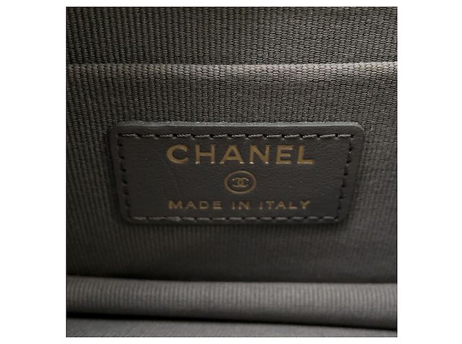 Portafoglio Boy Chain di Chanel in grigio Marrone - vista 14