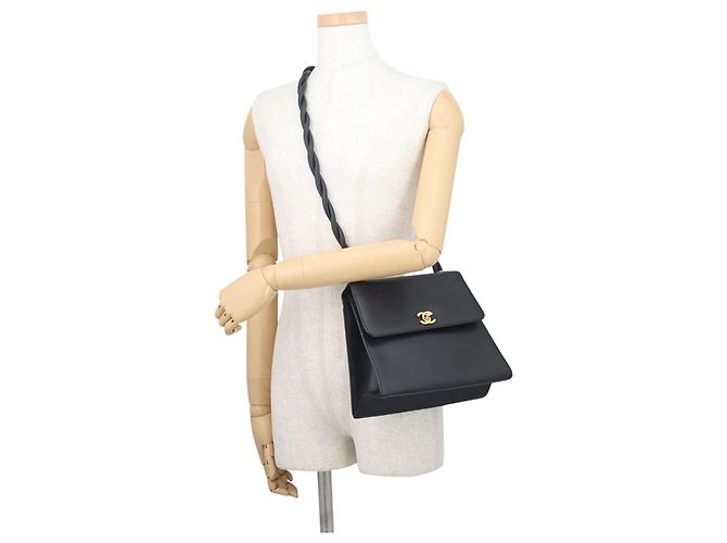 Borsa a tracolla Chanel in pelle di vitello martellata nera Nero - vista 4