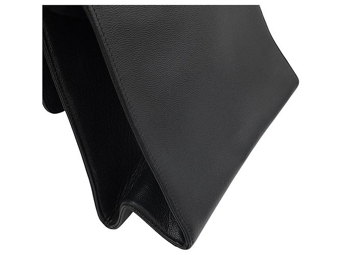 Borsa a tracolla Chanel in pelle di vitello martellata nera Nero - vista 9