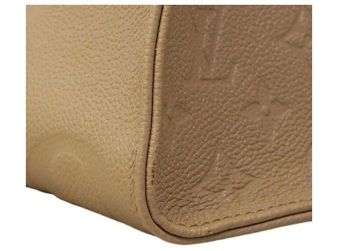 Borsa Tote Louis Vuitton Monogram Empreinte OnTheGo MM Grigio - vista 11