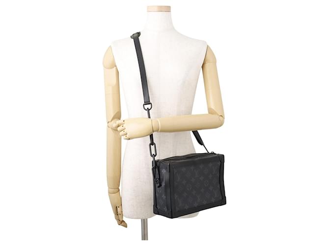 Borsa a tracolla Louis Vuitton Monogram Eclipse Soft Trunk Nero Monogramma - vista 4